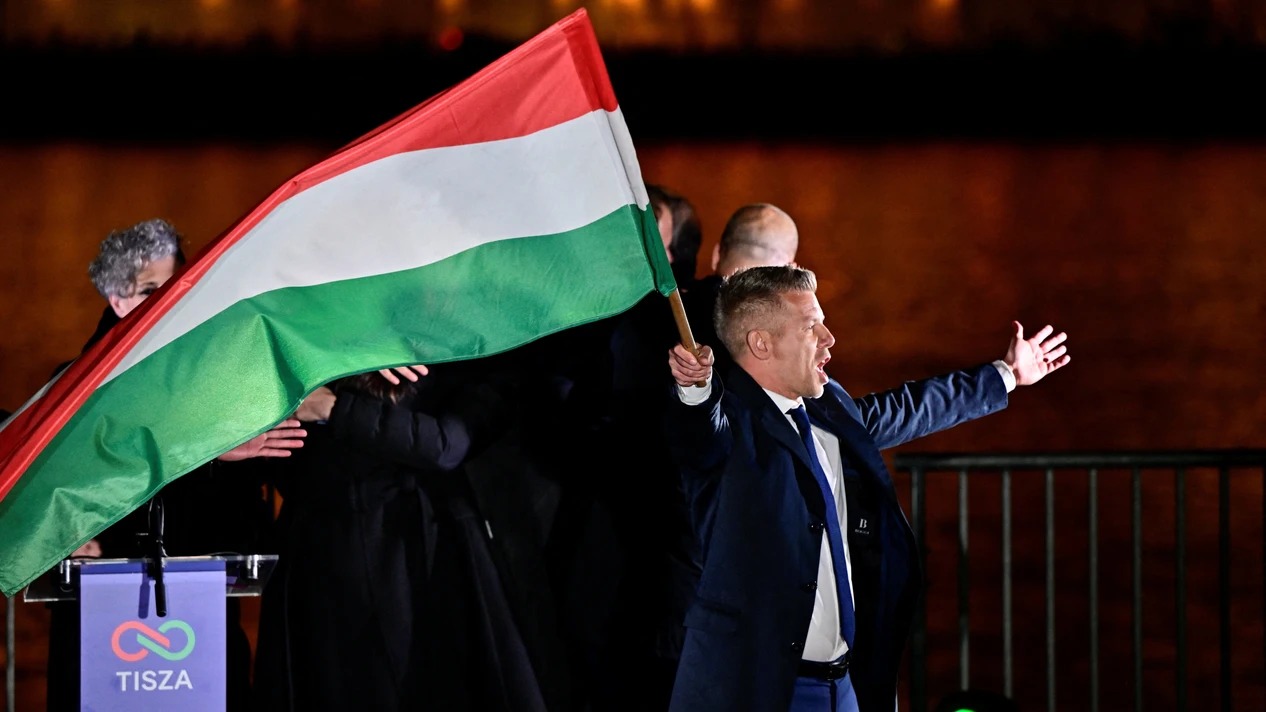 Acercarse a la UE y desmantelar la autocracia de Orbán: los primeros pasos de Peter Magyar como nuevo líder de Hungria
