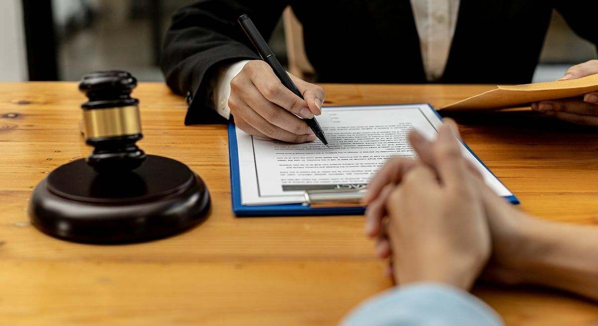 Una reforma laboral 'silenciosa' frena en seco los despidos 'ejecutivos' y sin indemnización en España