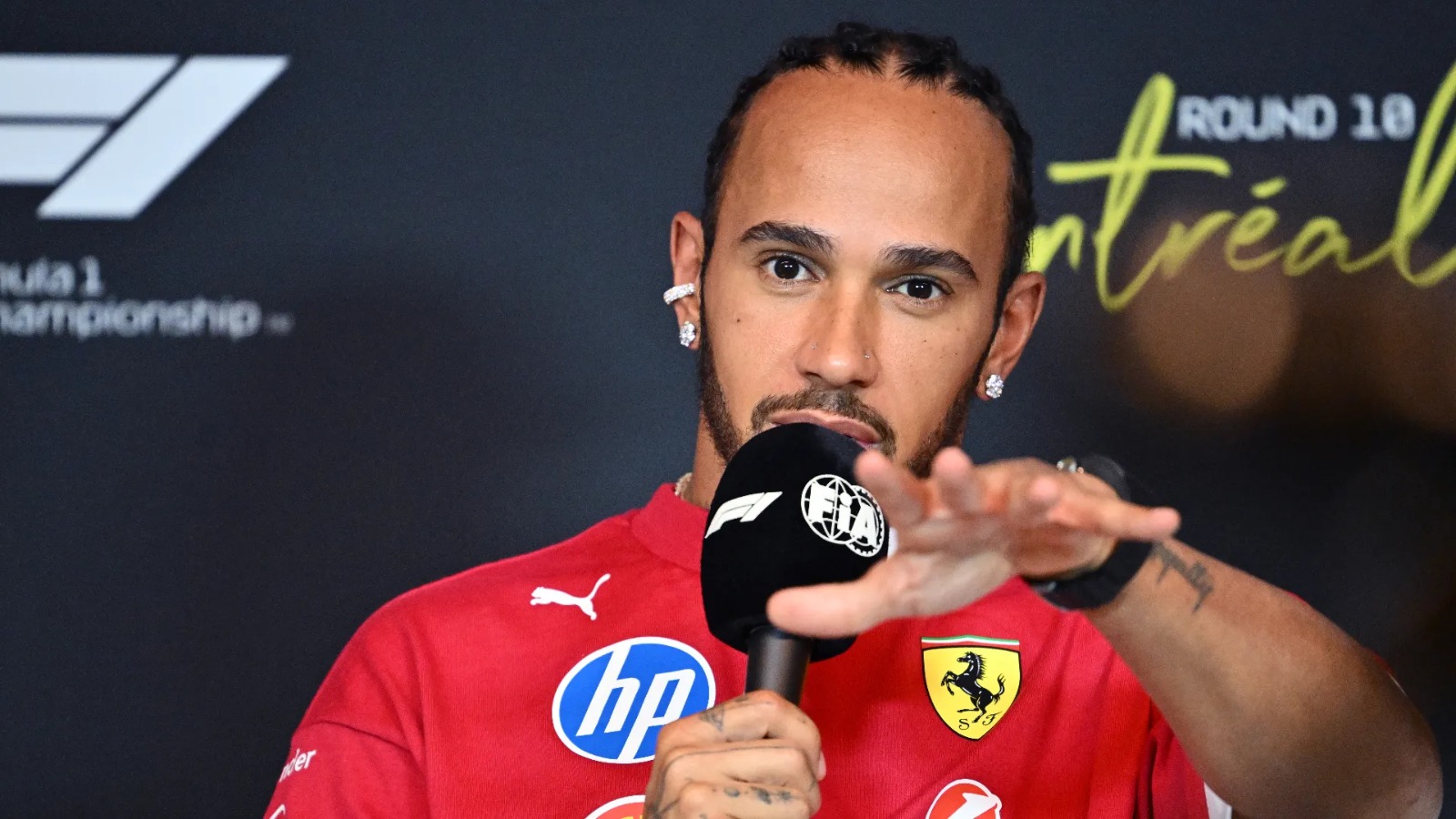 Lewis Hamilton afirma que la nueva era de la F1 ofrece mejores carreras, mientras que Max Verstappen sigue siendo escéptico