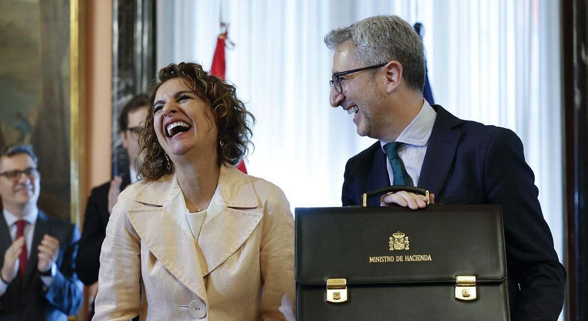 La recaudación fiscal en 2025 hace historia al subir un 10,4% y superar los 325.000 millones
