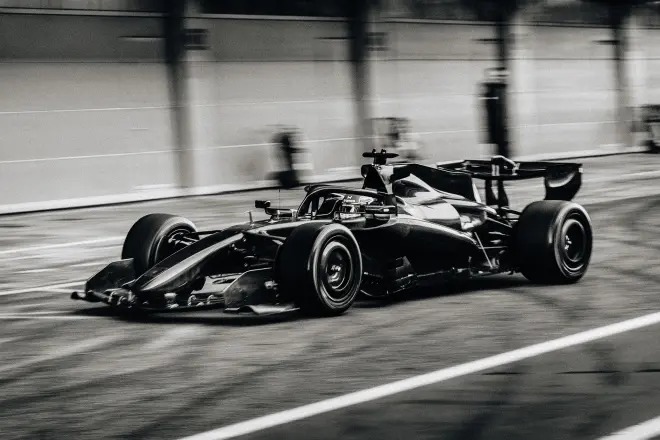 El turno de Aston Martin
