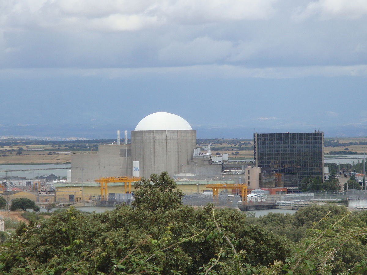 El Gobierno extiende la vida de la central nuclear de Almaraz hasta 2030
