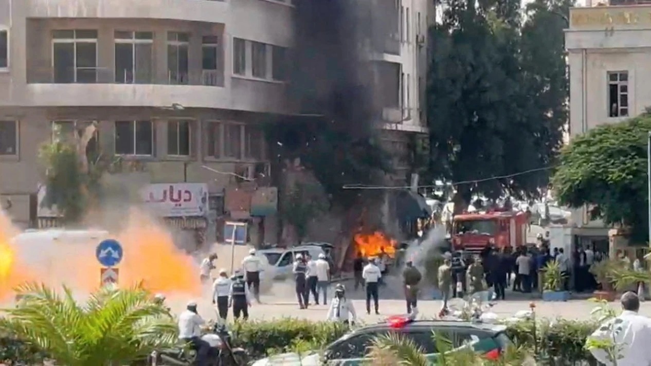 Al menos 18 heridos en dos explosiones en Damasco, Siria, cerca de un hotel donde estaba previsto que se alojara Macron
