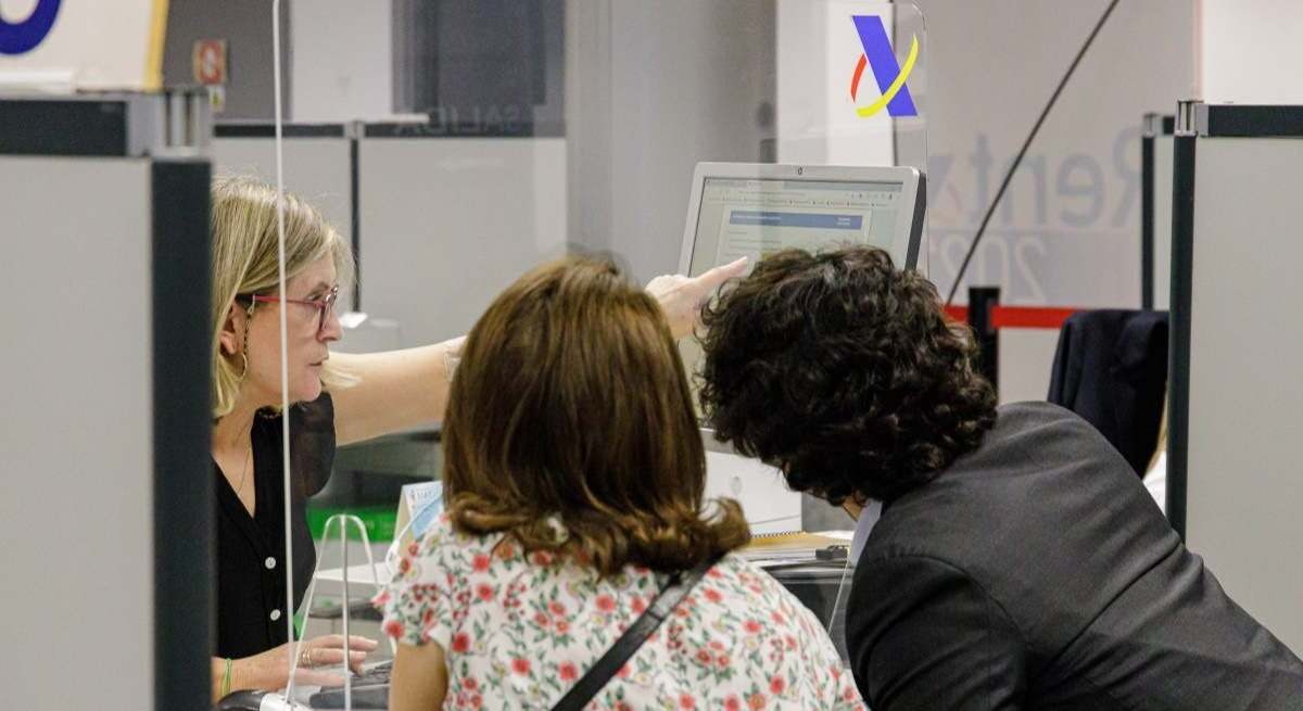 El Gobierno deja más de 100 vacantes de funcionarios sin cubrir de 2024 por no convocar a aprobados sin plaza
