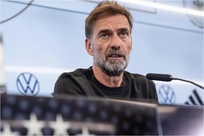 Klopp se estrena a lo grande: "Si se portan mal y no dejan en paz a mi familia, me voy"
