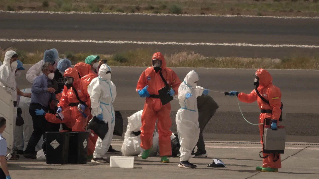 Primeros positivos por hantavirus entre los repatriados del crucero: EEUU confirma "un positivo leve" y Francia reporta otro caso
