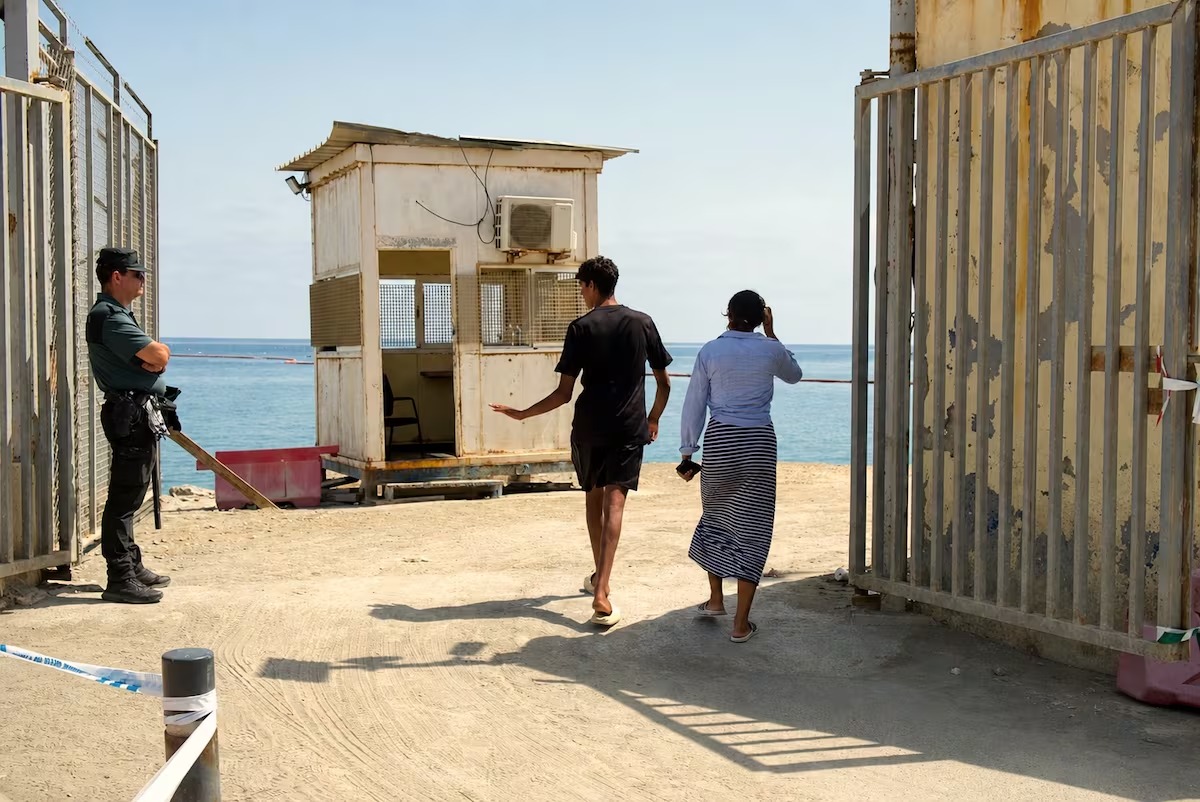 Salir de Ceuta por su propio pie: “No puedo más, me voy. Aún no sé para qué vine”
