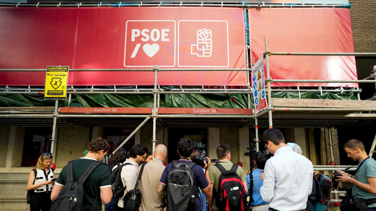 La AN imputa a Cerdán, Zarrías, Dolset y a la gerente del PSOE por la trama de Leire Díez para desacreditar a jueces
