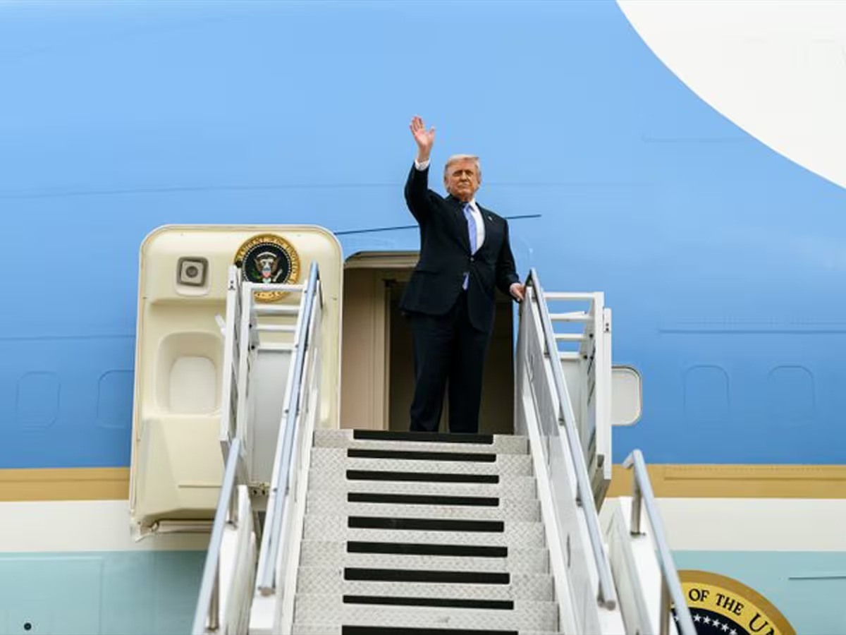 Trump cambió de avión en secreto tras la cumbre de la OTAN en Turquía oculto en un contenedor de ‘catering’ por una amenaza de Irán
